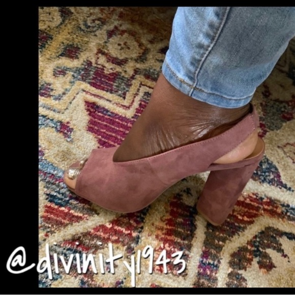 |•Peep toe High heel• Faux Suede • Mauve•| - Picture 2 of 5